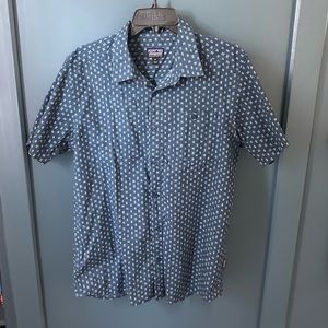 Patagonia, patterned blue short sleeve casual button down, worn twice, medium